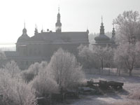 Pohled na zasněžený Klokotský klášter